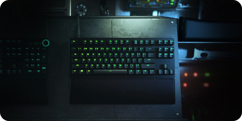 Razer Huntsman V2 Tenkeyless Clicky Gaming Keyboard