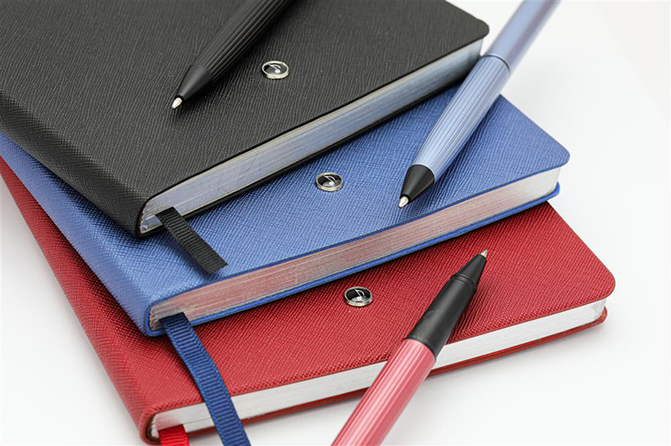 Melody Set.69 Rollerball Pen And Pen With Notebook